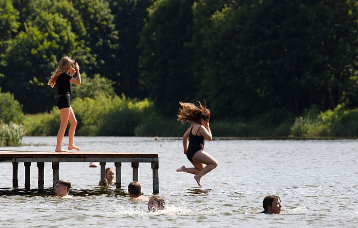 Роспотребнадзор одобрил качество воды и песка на 45 пляжах Тульской области