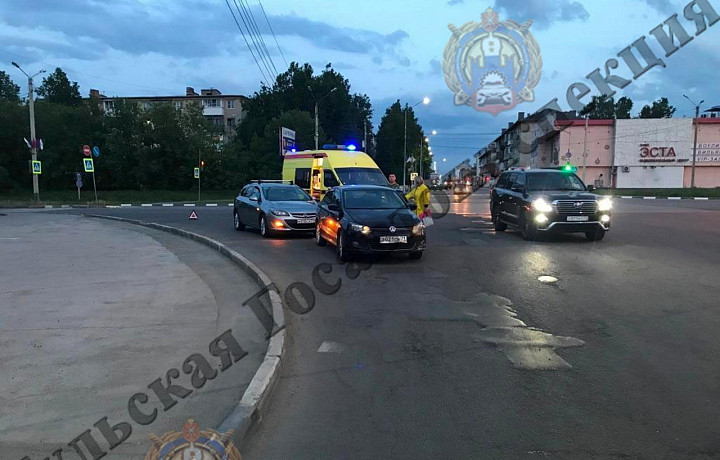 Восьмилетняя девочка пострадала в ДТП с Opel и Volkswagen в Новомосковске