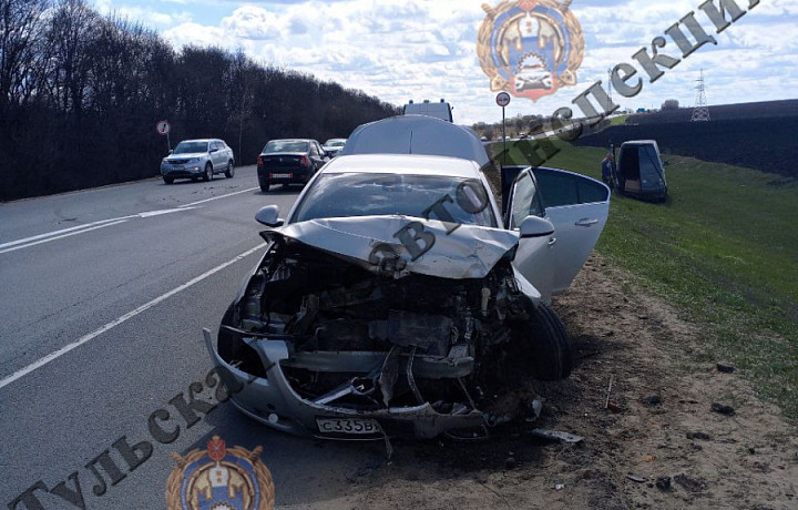 ﻿В ДТП с микроавтобусом и легковушкой в Щекинском районе пострадали двое детей и один водитель