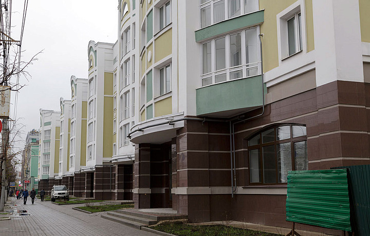 Коммунальный ужас в самом центре Тулы: УК оштрафовали за бардак в «военном» доме у «Гостинки»