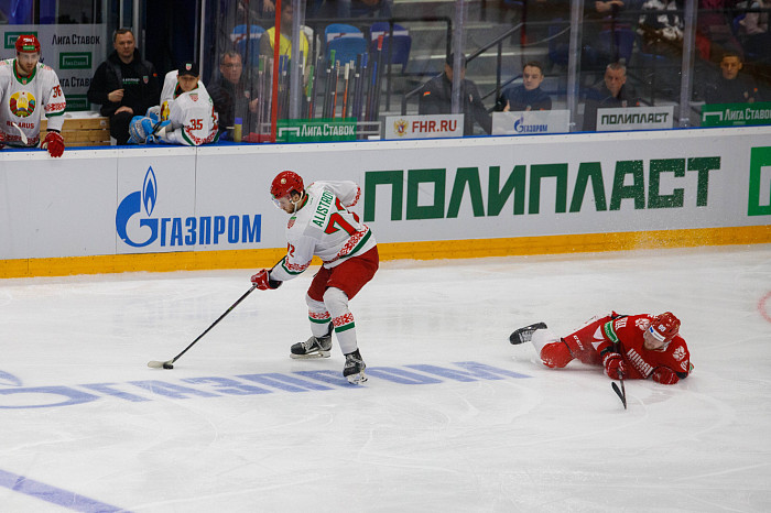 Фоторепортаж: как прошел матч между национальными сборными России и Беларуси