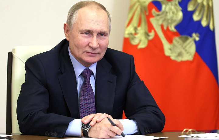 Путин поговорил с девочкой из Запорожской области, мечтающей побывать в Крыму