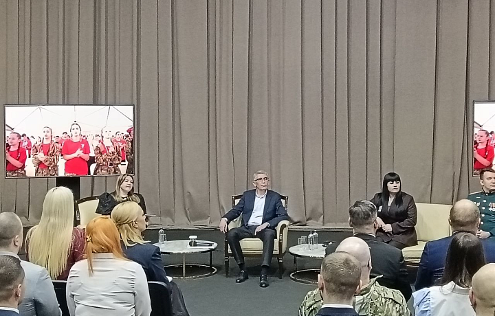 В Туле губернатор Миляев проводит встречу с участниками третьего модуля программы «Герой 71»