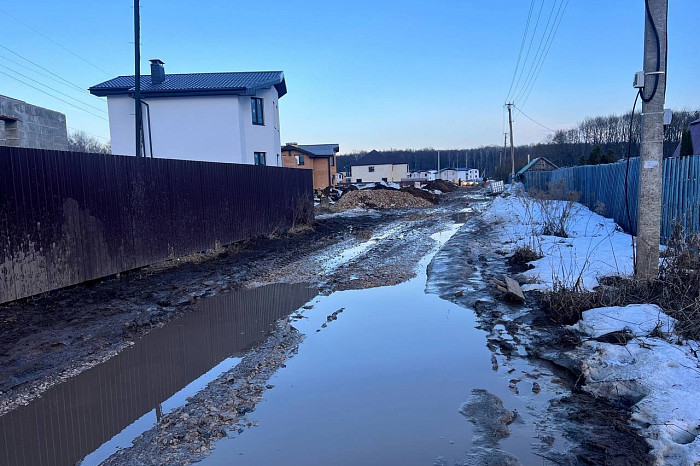 В поселке под Тулой после прокладки коммуникаций уничтожили единственную дорогу