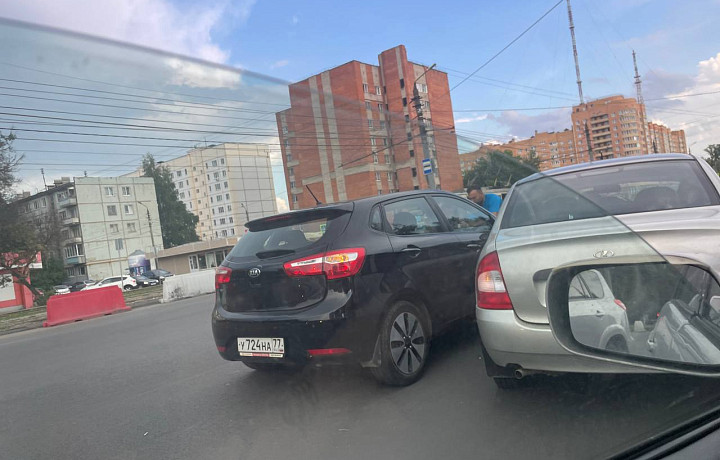 Из-за ДТП на проспекте Ленина в Туле образовалась пробка