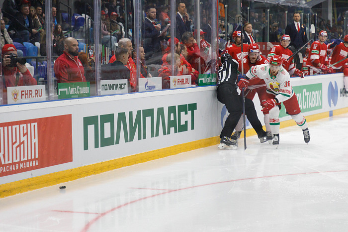 Фоторепортаж: как прошел матч между национальными сборными России и Беларуси