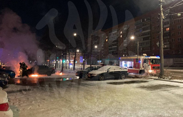 Ночью в Туле сгорел автомобиль Renault