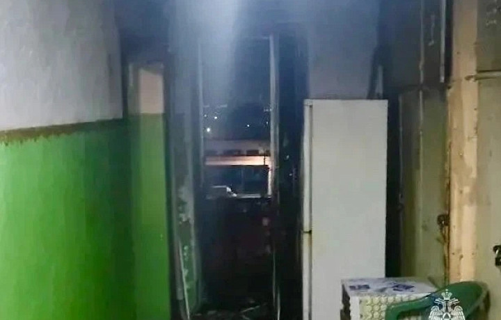 12 человек эвакуировали из горящего общежития в Туле