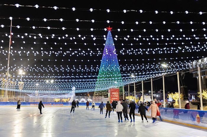 В Туле открылся Губернский каток: фоторепортаж