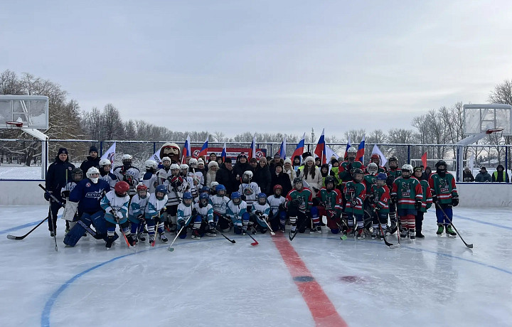 В тульском Болохово открылся каток на территории ФОКа