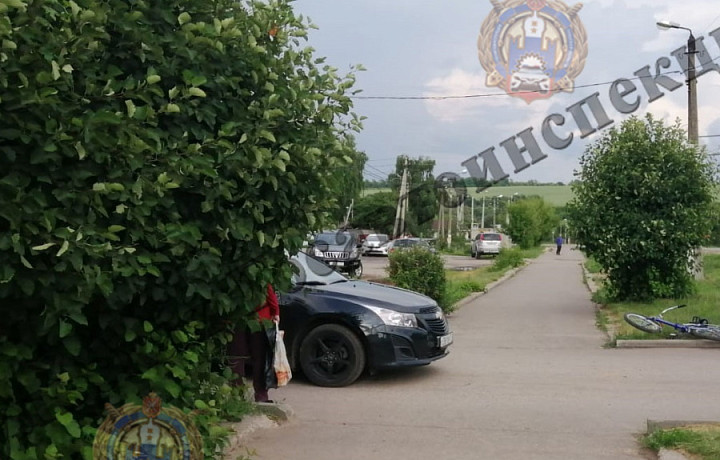 ﻿Иномарка сбила 8-летнюю велосипедистку на тротуаре в Щекинском районе