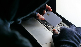 Подарки, скидки и выигрыши: какие схемы используют мошенники перед Новым годом