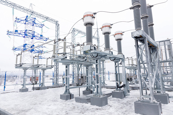 Дюмину и гендиректору «Россетей» Рюмину показали новый питающий центр в Туле