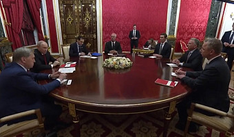 Путин встретился в Кремле со спецпосланником США Стивеном Уиткоффом