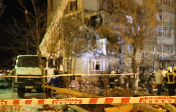 Из-под завалов разрушенного взрывом газа дома в Ефремове извлекли тело пятого погибшего