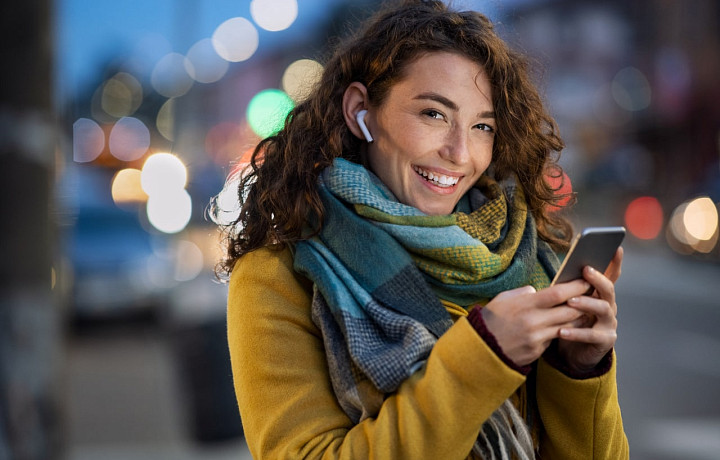 Самым популярным подарком ко Дню всех влюбленных стали беспроводные наушники