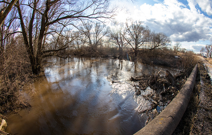 В Туле остаются подтопленными два моста, угрозы домам нет