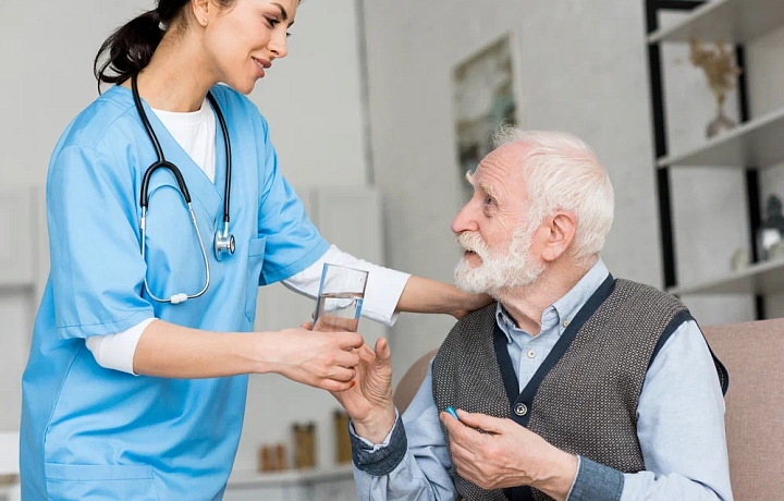 Ученые связали быстрое выпадение зубов с высоким риском смерти у пожилых