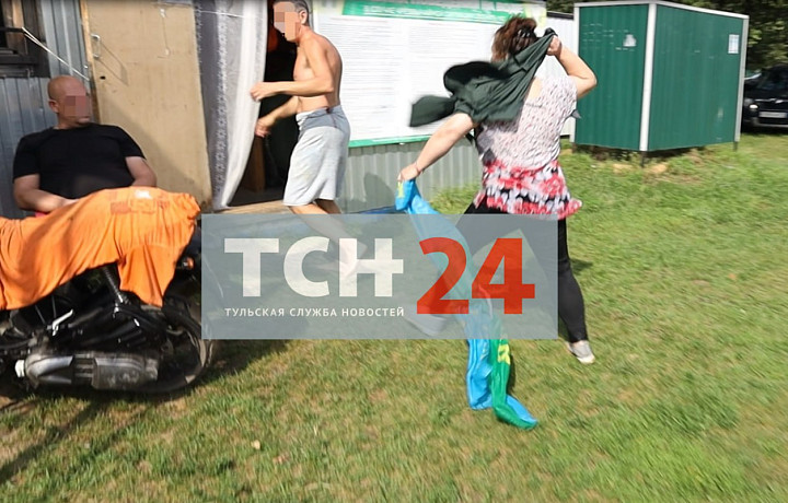 В Тульской области женщина с флагом ВДВ покусала полицейского