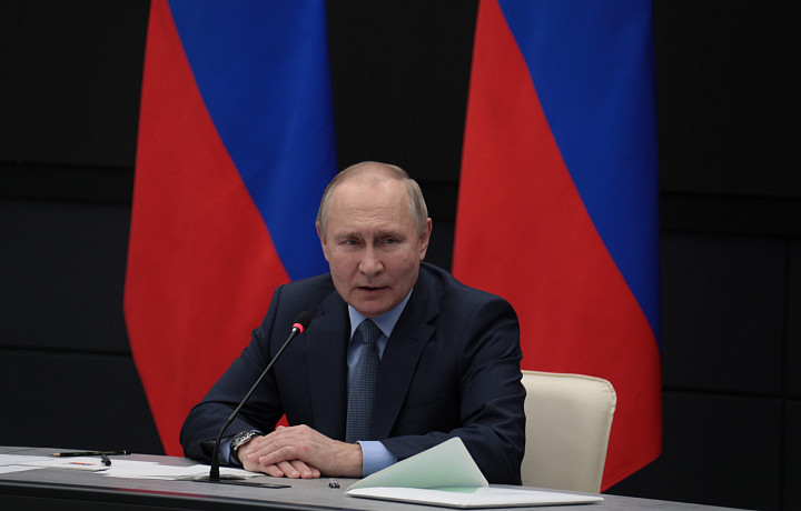 Путин: Поставки вооружения в 2023 году должны быть выполнены в полном объеме