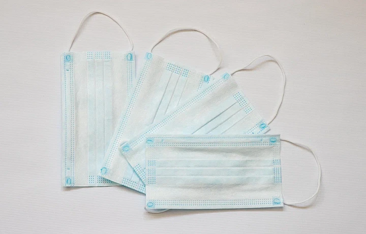 Глава Минздрава призвал россиян соблюдать масочный режим и ревакцинироваться