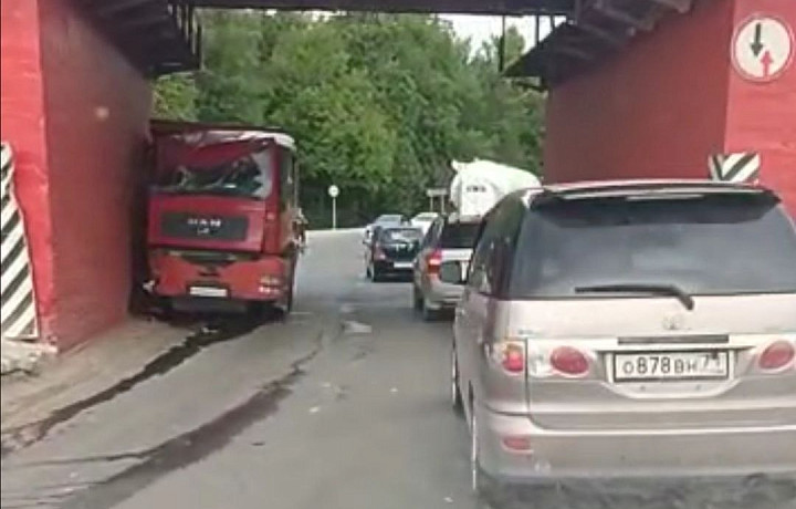 В Туле на «Красных воротах» столкнулись грузовик MAN и бетономешалка