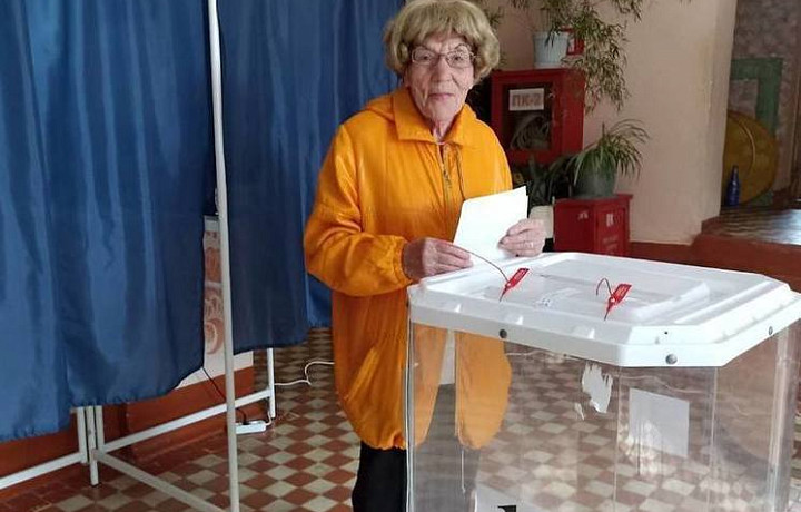 В Тульской области на избирательном участке проголосовала 96-летняя пенсионерка