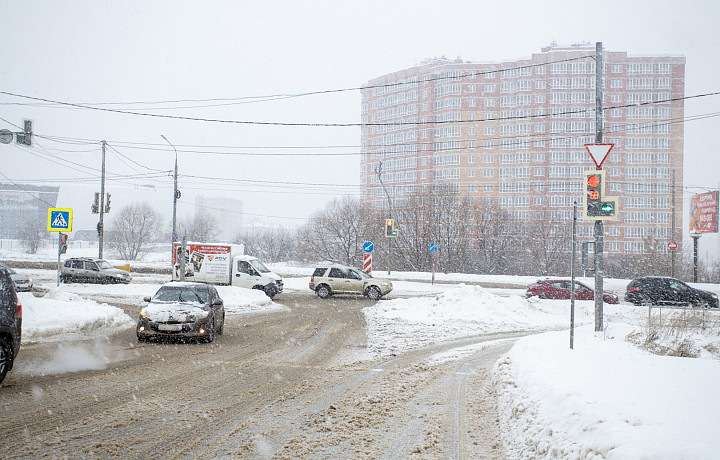 Тульских водителей предупредили об ухудшении дорожной обстановки на федеральных трассах из-за снегопада