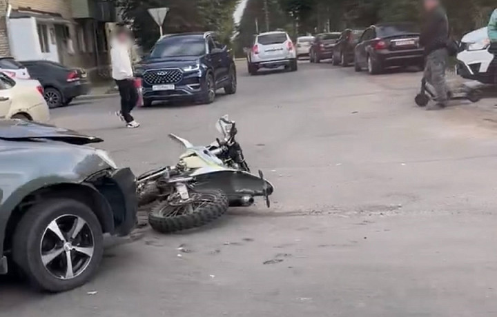 В Богородицке подросток на питбайке попал в ДТП с автомобилем Lada