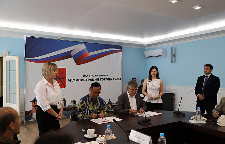 Глава администрации Тулы подписал меморандум о сотрудничестве с мэром города Магеланг