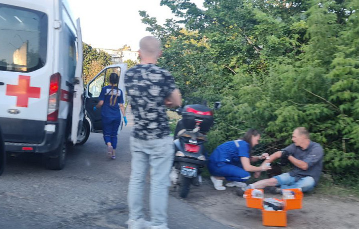 В Туле в результате бесконтактного ДТП пострадал водитель скутера