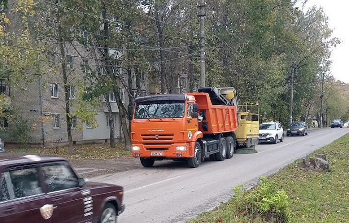 В Туле 9 октября продолжается уборка городских улиц ﻿
