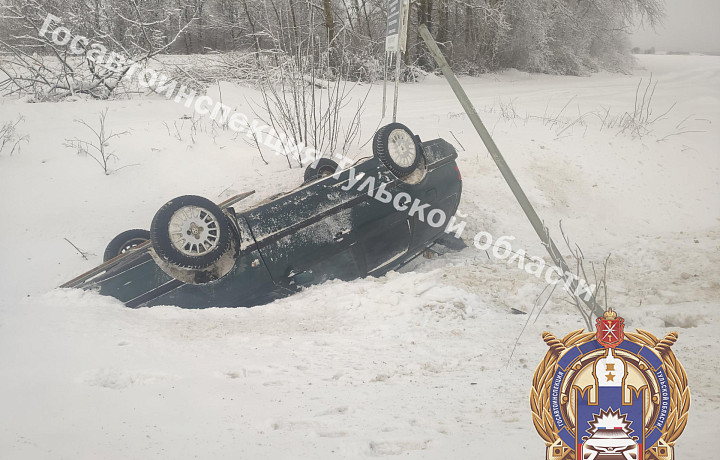 В Веневском районе произошло тройное ДТП с опрокидыванием