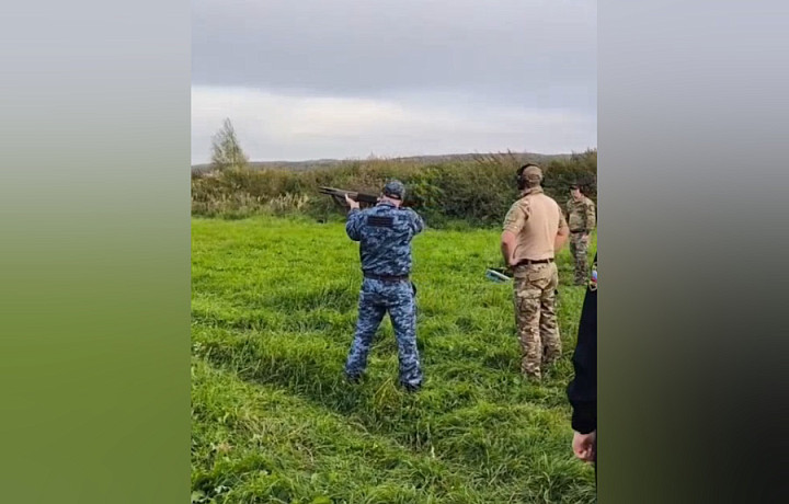 Тульские судебные приставы провели учения по стрельбе по беспилотникам