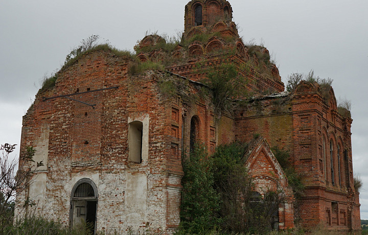 Первый храм построил Иван Грозный, второй проектировал автор собора Петра и Павла в Петергофе: в Жеремино хотят восстановить уникальную церковь
