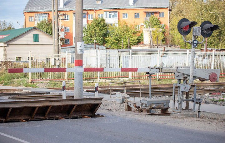 На ж/д переезде у станции «Узловая-1» в Тульской области ограничат движение транспорта