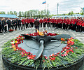 Футболисты «Арсенала» и волейболистки «Тулицы-2» возложили цветы к мемориалу «Защитникам неба Отечества»