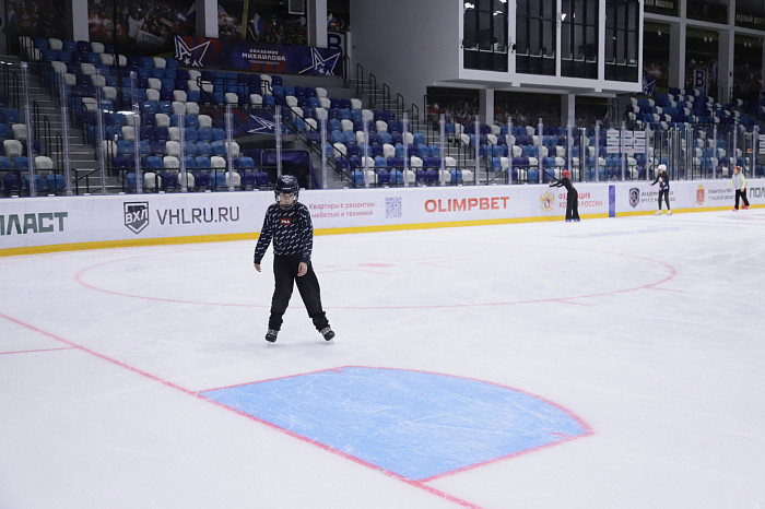 Сходил на бесплатные занятия и влюбился в лед: как тульских школьников учат кататься на коньках – фоторепортаж