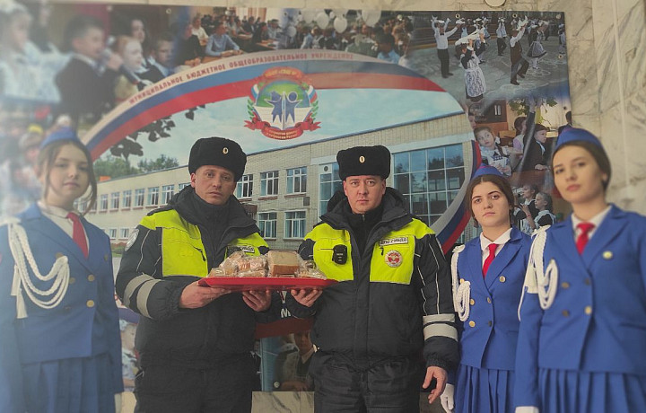 ГАИ Новомосковска приняла участие в акции «Блокадный хлеб»