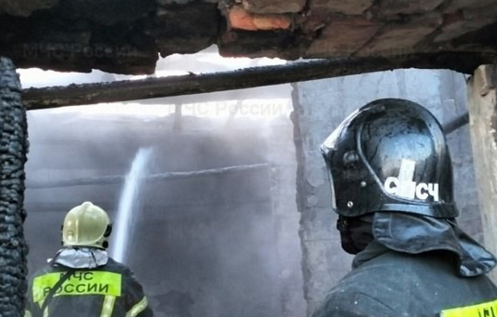 В Веневском районе при пожаре в квартире эвакуировали четырех человек