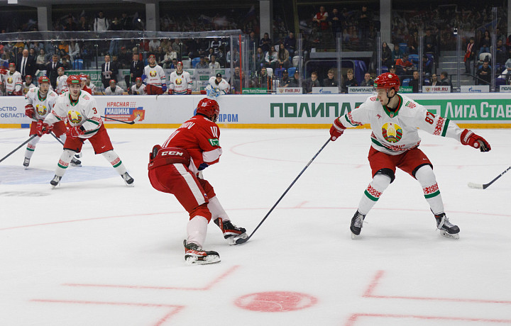 Фоторепортаж: как прошел матч между национальными сборными России и Беларуси