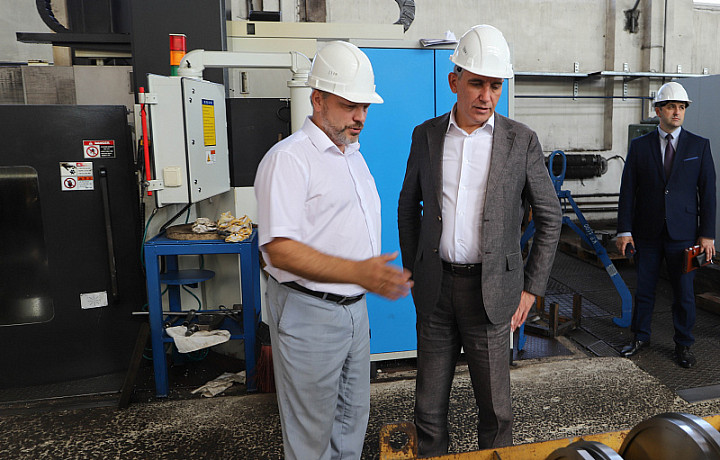 Дмитрий Миляев посетил тульское производство мостостроительного оборудования