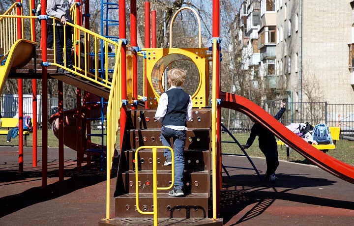 В Тульской области МФЦ начали выдавать разрешения на смену имени и фамилии детей