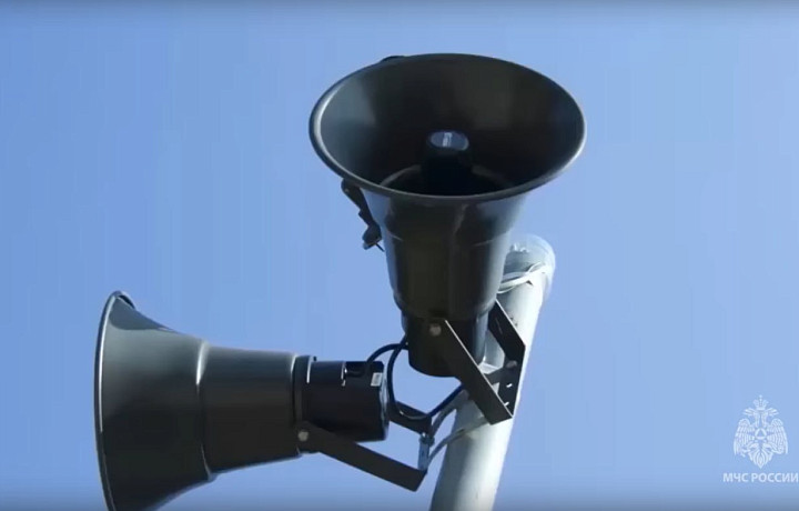 В школе, транспорте, на улице: как действовать при ракетной опасности в самых разных ситуациях