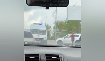 Машина скорой помощи попала в ДТП в тульском посёлке Менделеевский