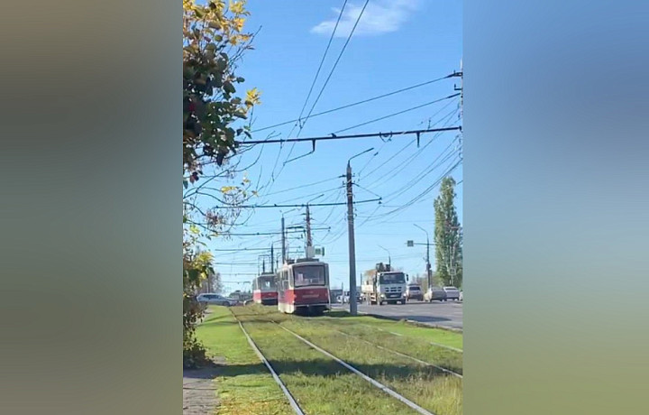 На Зеленстрое в Туле трамвай сошел с рельсов