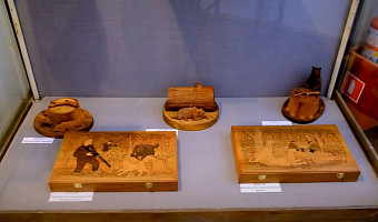 В тульском музее представили редкие работы мастеров Борзовых