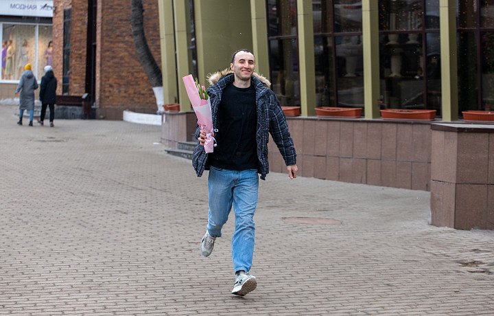 Продуктовые наборы, цветы и фигурный шоколад: что туляки чаще всего дарят на 8 Марта