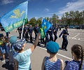 Алексей Дюмин поздравил тульских десантников с Днем ВДВ
