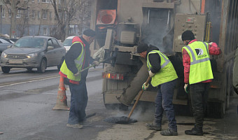 На дорогах Тулы залатали ямы на 4 000 «квадратах» с начала года